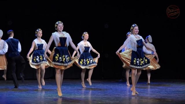 "Фарандола", ансамбль "Ритмы детства". French dance "Farandola", ensemble "Childhood Rhythms". смотреть онлайн