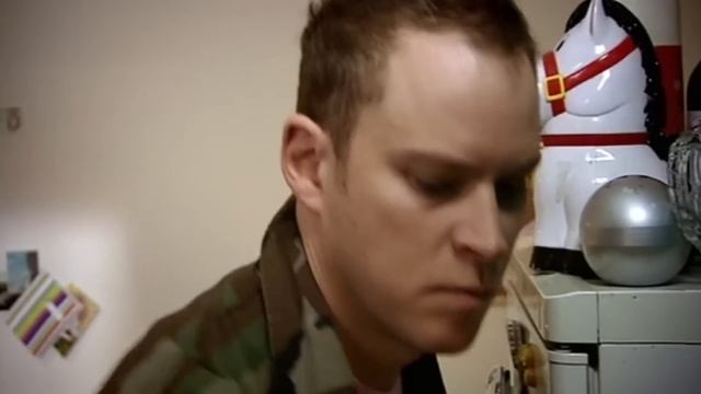 Mark Kicks Jez Out The Flat - Peep Show смотреть онлайн