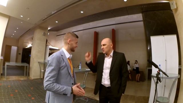 Радислав Гандапас. Кому нужен навык ораторского мастерства? смотреть онлайн