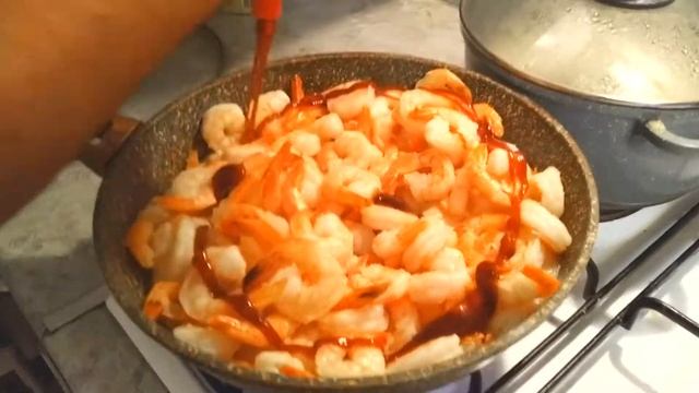 Как приготовить жареные креветки с тайским соусом на сковороде. СУПЕР ВКУСНЫЙ РЕЦЕПТ! смотреть онлайн