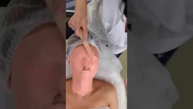 Правильное нанесение альгинатной маски Mila смотреть онлайн