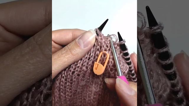 Как перевязать петли предыдущего ряда не распуская смотреть онлайн