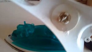 Что внутри современного утюга