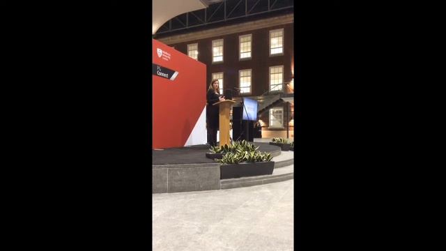 Karren Brady speaking about Great Leadership смотреть онлайн