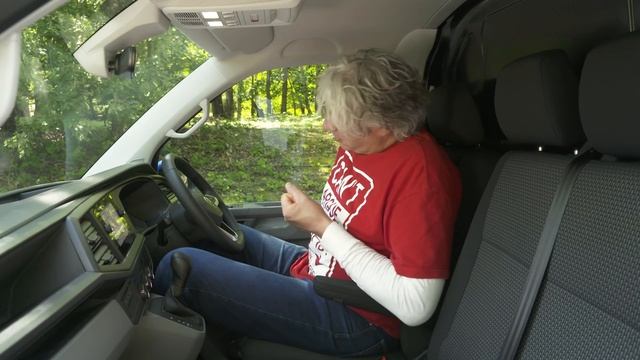 2021 VW Transporter 6.1 review | Edd China's in-depth review | What Car? смотреть онлайн