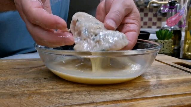 Просто ОБЪЕДЕНИЕ! Все дело в сыре и богатой панировке, необычайно вкусные КОТЛЕТЫ из КУРИНОЙ ГРУДКИ смотреть онлайн