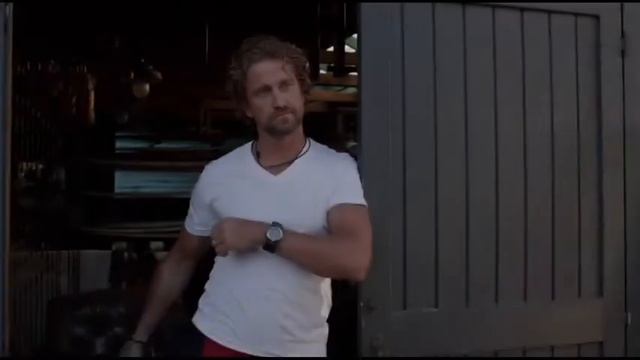 Chasing Mavericks Official Trailer ft Gerard Butler смотреть онлайн