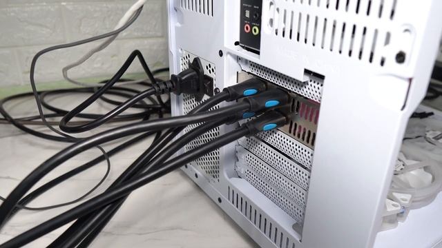 4 MONITOR HANYA PAKAI RX 550 | YESTON RX 550 4 HDMI REVIEW смотреть онлайн