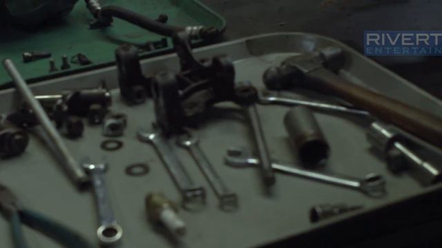 【Opening the Engine Head - Moto Guzzi G5】Shinya Kimura 木村信也モトグッツイG5のエンジンヘッドを開ける смотреть онлайн