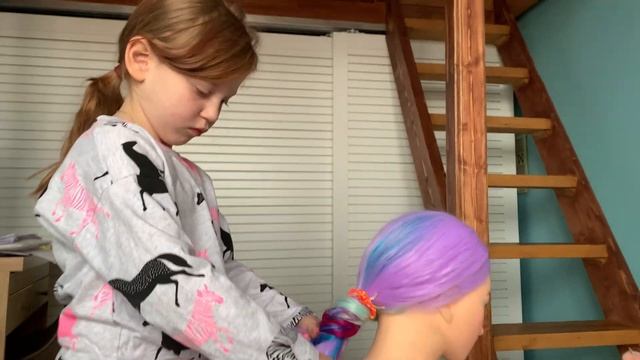 Легкая прическа #1 своими руками смотреть онлайн