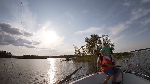 Как научить сына рыбачить на спиннинг? смотреть онлайн