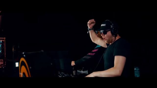 Cappella - U & Me (Daniel Cain Hardstyle Remix) смотреть онлайн