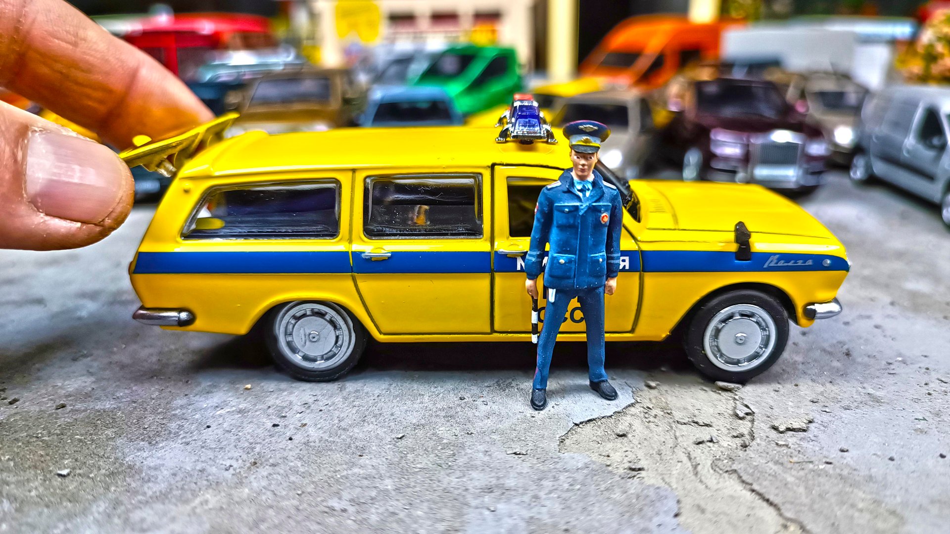 Волга 2402 МИЛИЦИЯ машинка Технопарк. смотреть онлайн