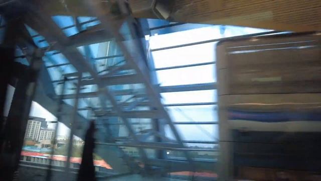 【4K】 DUBAI - Al Safa Metro Riding To Al Jafiliya Station смотреть онлайн