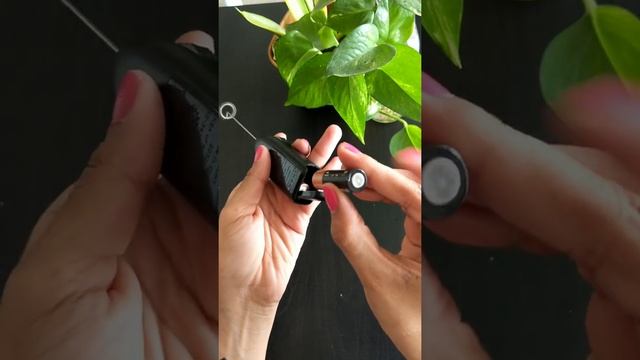 Quick and easy way to insert batteries in IKEA milk frother #ikea #milkfrother смотреть онлайн