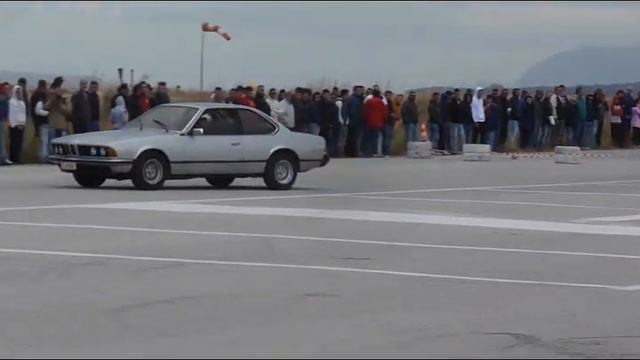 WOMAN DRIVING BMW 633csi - Kleri Kekaki Malame 11112012