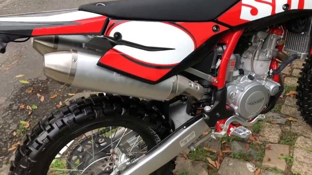 SWM 300 e 500! Moto de TRILHA que emplaca! смотреть онлайн