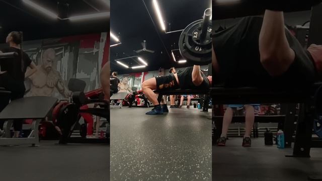 Жим лежа на маленький брусок 130*3 смотреть онлайн