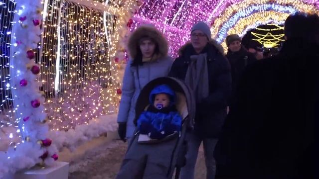 Новогодняя Москва 2017 || Москва сияет || Путешествие в Рождество смотреть онлайн