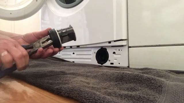 Black or White Fluff on Clothes? How to Clean Filter on Indesit Washing Machine смотреть онлайн
