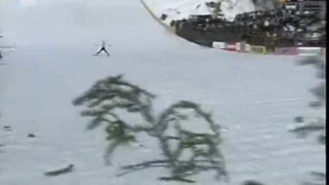 Markus Eggenhofer - Planica 2009 - K 185 - HS 215 - 190,5 m смотреть онлайн