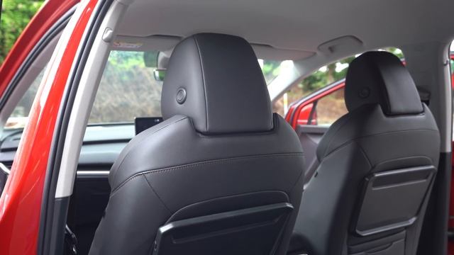 Skoda Enyaq review | Enyaq OWNER tells you the spec you need (and don't)! смотреть онлайн