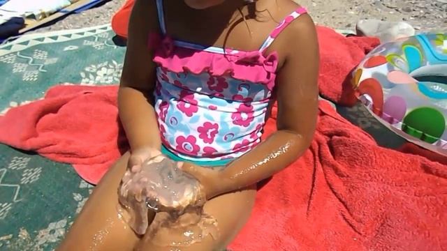 ☼ МУМБА-ЮМБА, РУСАЛКА И МЕДУЗЫ НА ПЛЯЖЕ ☼ ЧЕРНОЕ МОРЕ, ГЕЛЕНДЖИК 2016  День #9