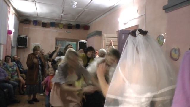 Букет невесты в Новозыбкове.mp4 смотреть онлайн