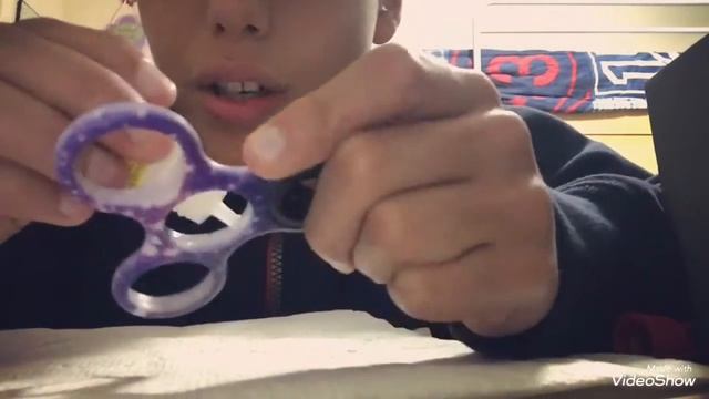 HOW TO FIX A CRACKED FIDGET SPINNER! смотреть онлайн