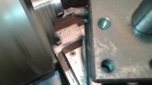 Самодельной токарной станок с коробка передачи из ВАЗ 2101 задвиганная с дрель