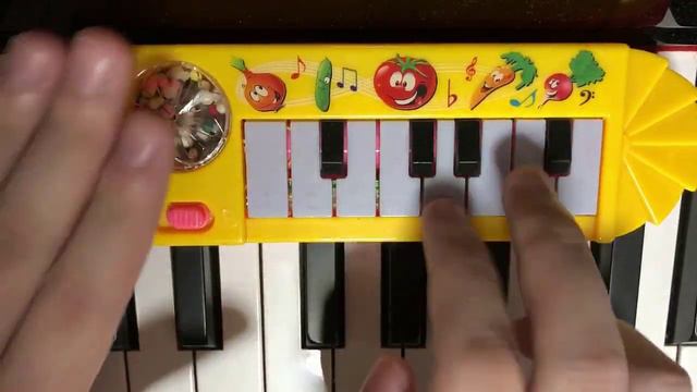 Coffin Dance Meme Song Played On A $1 Piano смотреть онлайн