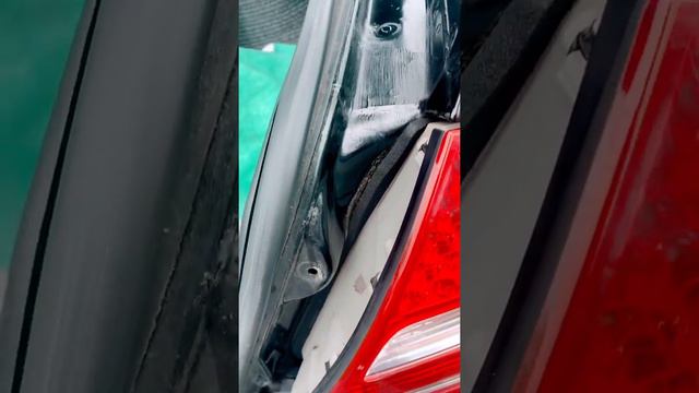 Mercedes Benz E55 AMG trunk weather strip replacement. No more water in the trunk! смотреть онлайн