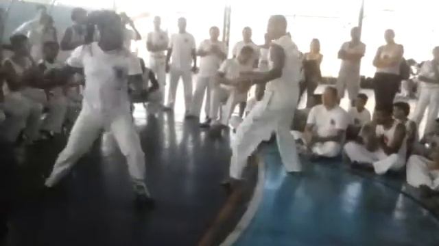 Forma��o do mestre pinduka grupo afroax� capoeira смотреть онлайн