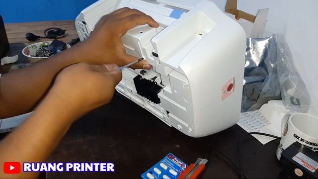 HP DESKJET 2135 MATI  HARUS GANTI POWER SUPPLY teknisiprinter Ruangprinter pekanbaru