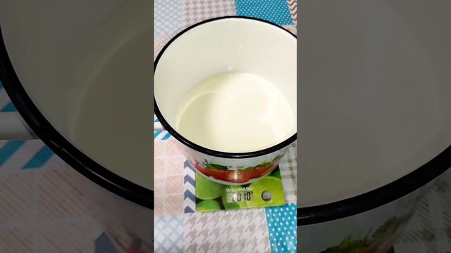 КАК ДОЧЬ ПРИГОТОВИЛА ДОМАШНЮЮ СГУЩЁНКУ, А ПОТОМ И  МЕНЯ НАУЧИЛА ЕЁ ДЕЛАТЬ