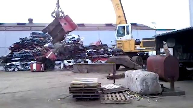 You'll find these crushers crush everything in just a minute for quick and easy recycling смотреть онлайн