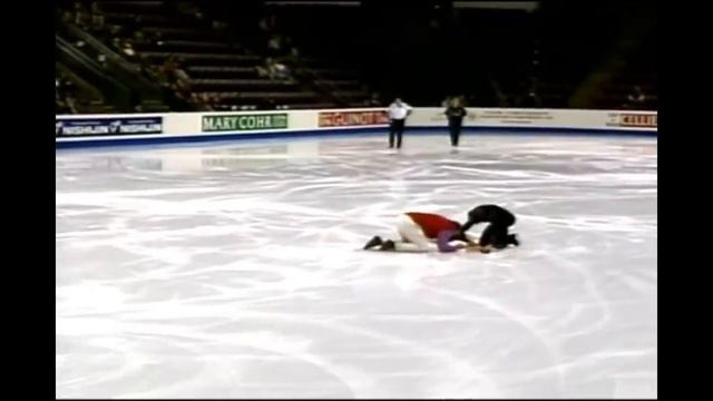 Jessica Dube on Accident twice during Ice Skating Competition.. смотреть онлайн