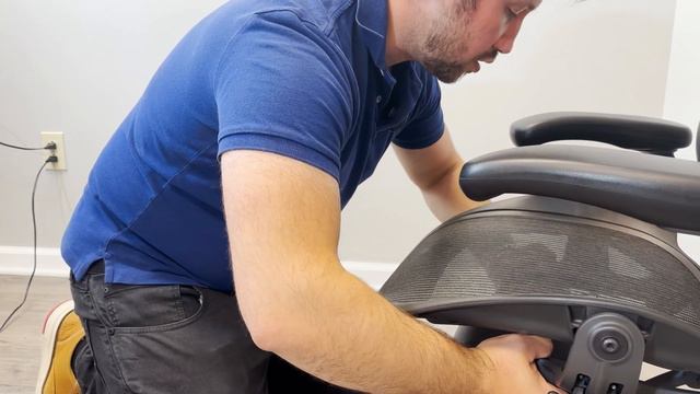 Herman Miller Aeron Classic W/ Lumbar Support - Unboxing And Installation