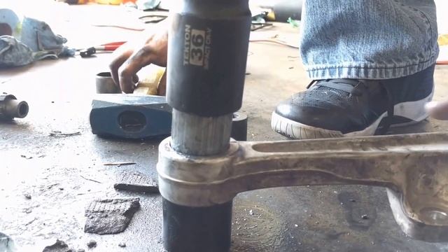 2005 Infiniti G35 Lower Control Arm Bushing replacement - Whiteline Bushing смотреть онлайн