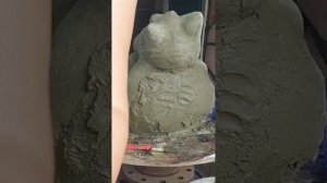 Садовая фигура- котик из цемента своими руками.