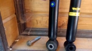 Задний амортизатор на Ларгус Кросс