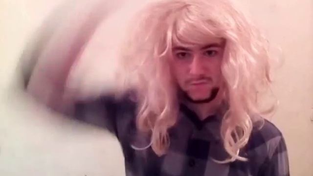 Versus | Блондин vs Брюнет смотреть онлайн