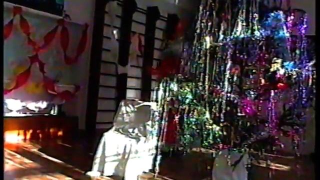 Детский Новогодний утренник 2004-2005 в школе №40. пос. Уссурийский смотреть онлайн