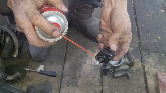 Очистка дроссельной заслонка, Дроссель заслонкасын тазалау.