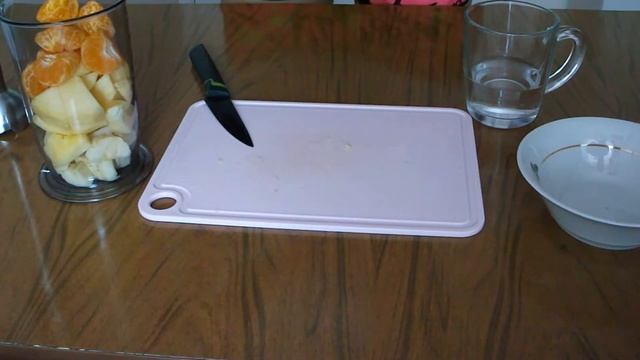 Фруктовый смузи из банана и яблок смотреть онлайн