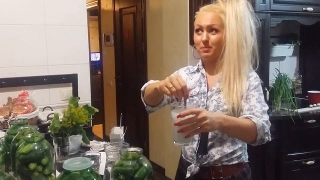 Кухня Надежды. Самый вкусный рецепт бочковых огурцов смотреть онлайн