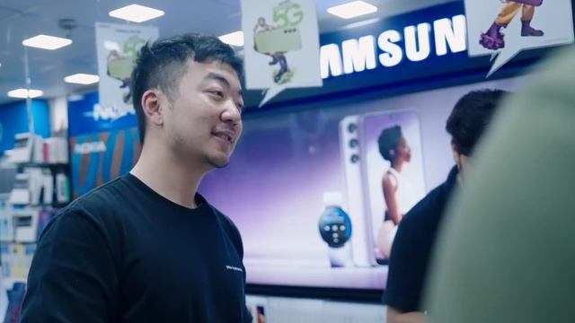Smartphone Shopping With Nothing CEO In India????? смотреть онлайн