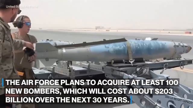 Пентагон впервые показал свой новый стратегический бомбардировщик B-21 смотреть онлайн