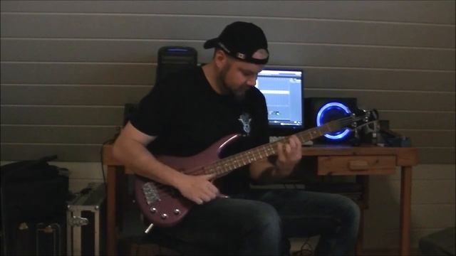 Ibanez mikro bass slap test смотреть онлайн
