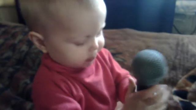 Миша первый раз поёт смотреть онлайн